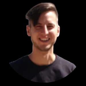 Freigestelltes Porträt von Lukas, lachend, vor transparentem Hintergrund